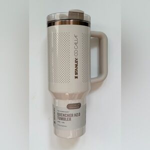 Stanley 40 ounce quencher H2O Tumbler
New-no straw